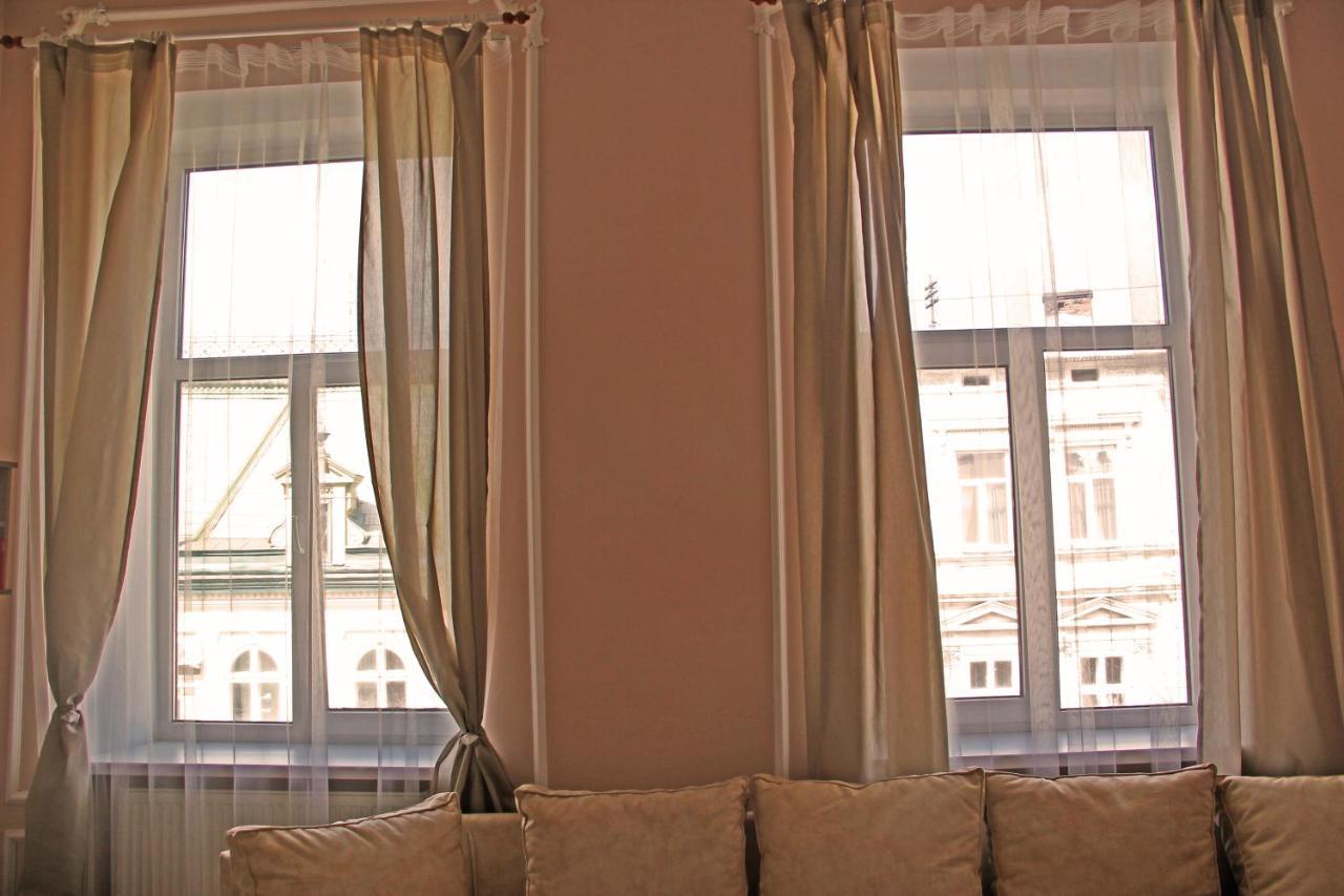 Apartment In The City Center Ivano-Frankivsk Eksteriør billede