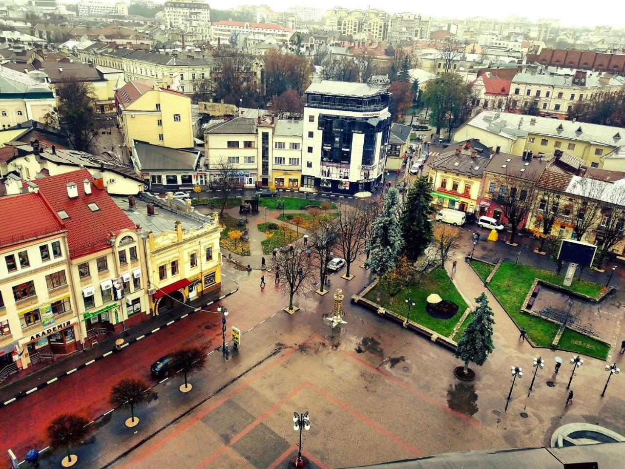 Apartment In The City Center Ivano-Frankivsk Eksteriør billede